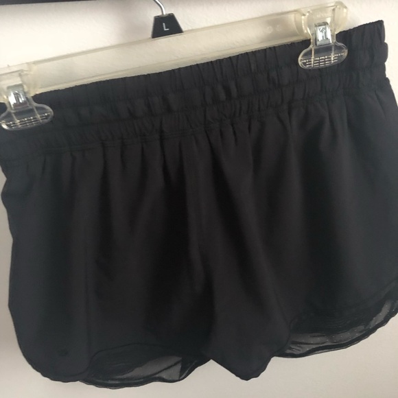 Lululemon shorts , size 8 - Picture 3 of 5